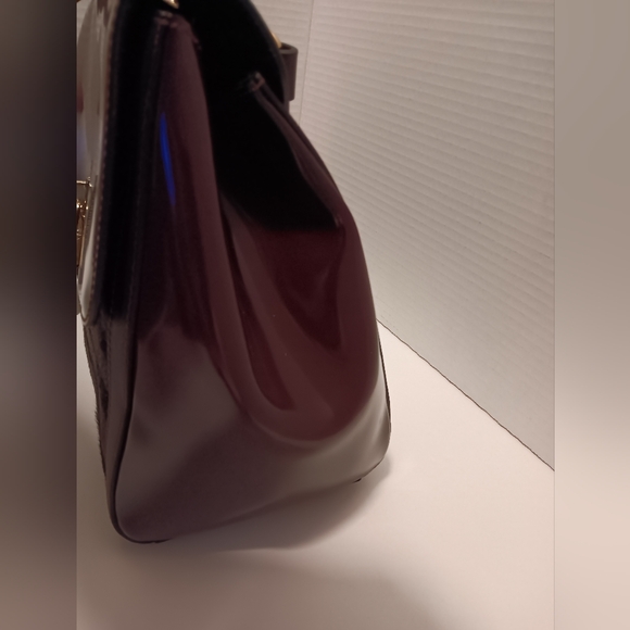 Nwt!! A bellucci Italian handbag/crossbody with lock and key - Picture 2 of 16
